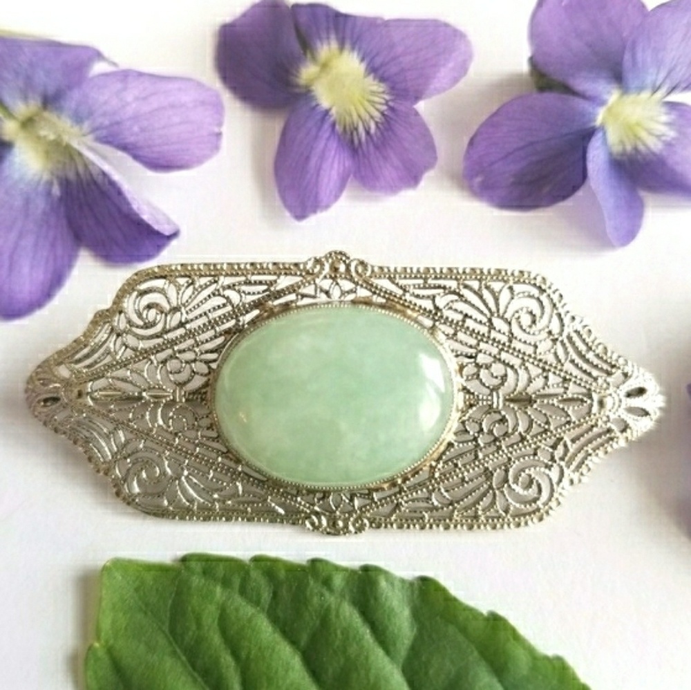 Relisted -Vintage 10k gold Jade brooch pin white Art Nouveau - Picture 1 of 8